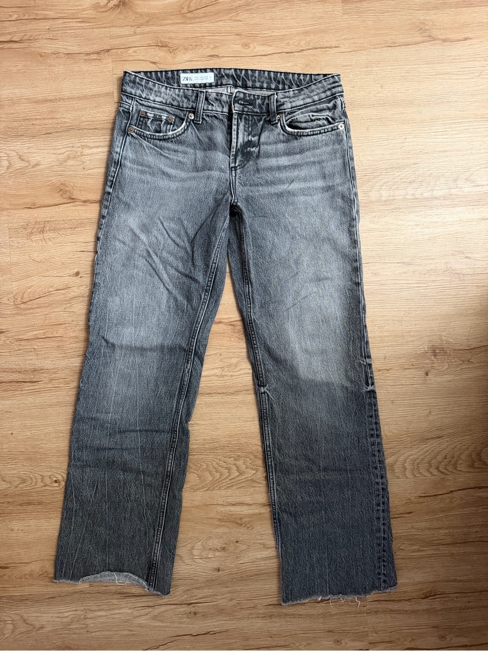 Zara Women's Low Rise Gray Straight-Leg Jeans